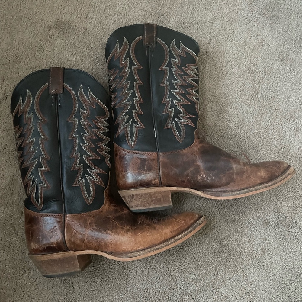 Justin boots men’s sz 12 EE (  wide width  ) leather cowboy boots